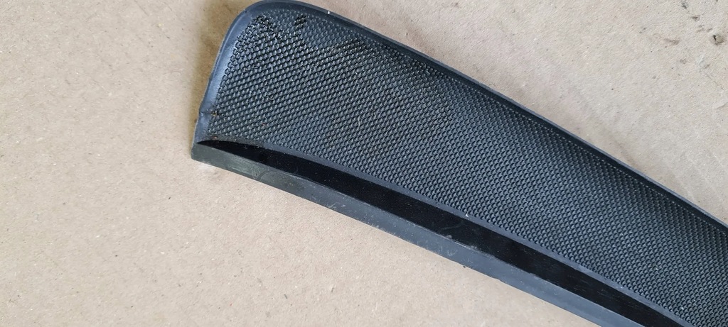 фото №9, S3 8v sedan a3 заглушка резинка бардачка 8v1863301