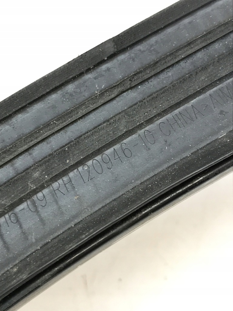 фото №10, Молдинг двері ущільнювач правий перед 7410016 bmw x3 g01 f97 x4 g02