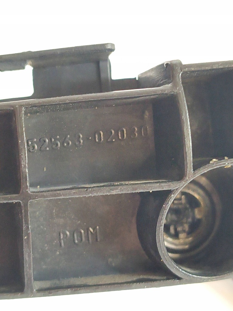 фото №7, Лівий напрямна заднього бампера toyota auris _e15_ 5256302030 2.2l дизель