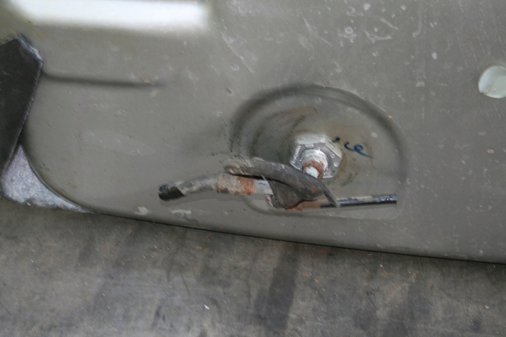 Mercedes w220 бак топлива on с Разборки