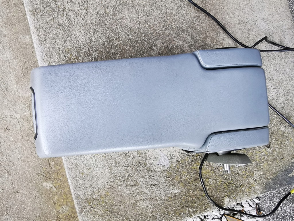 Подлокотник ze бардачок сиденье mercedes w124 124 usa кожа серая серая bdb в Украине