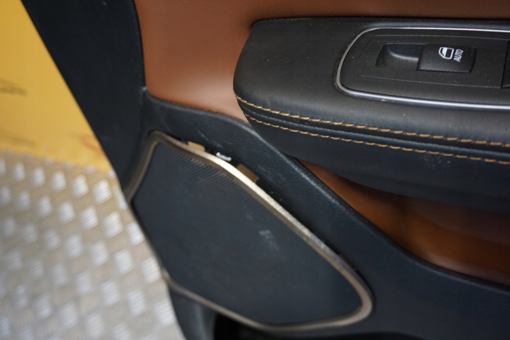 фото №7, Dodge ram 1500 limited 2019 - 2021 обшивка двері оббивка правий перед usa