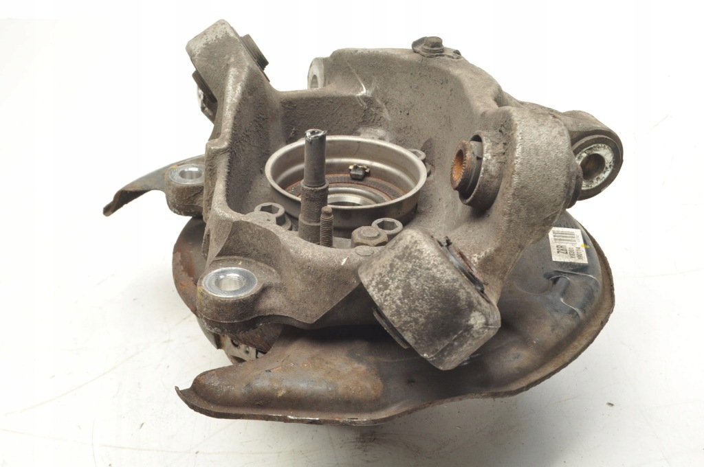 Lexus is 3 поворотний кулак правий задній Київ