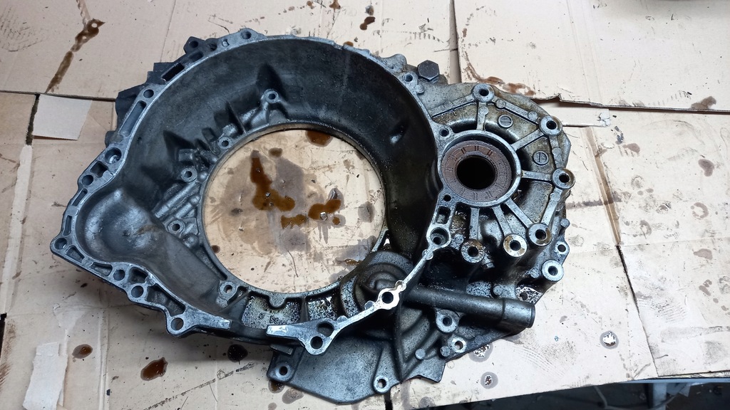 фото №1, Корпус перед коробки передач 55-50sn volvo