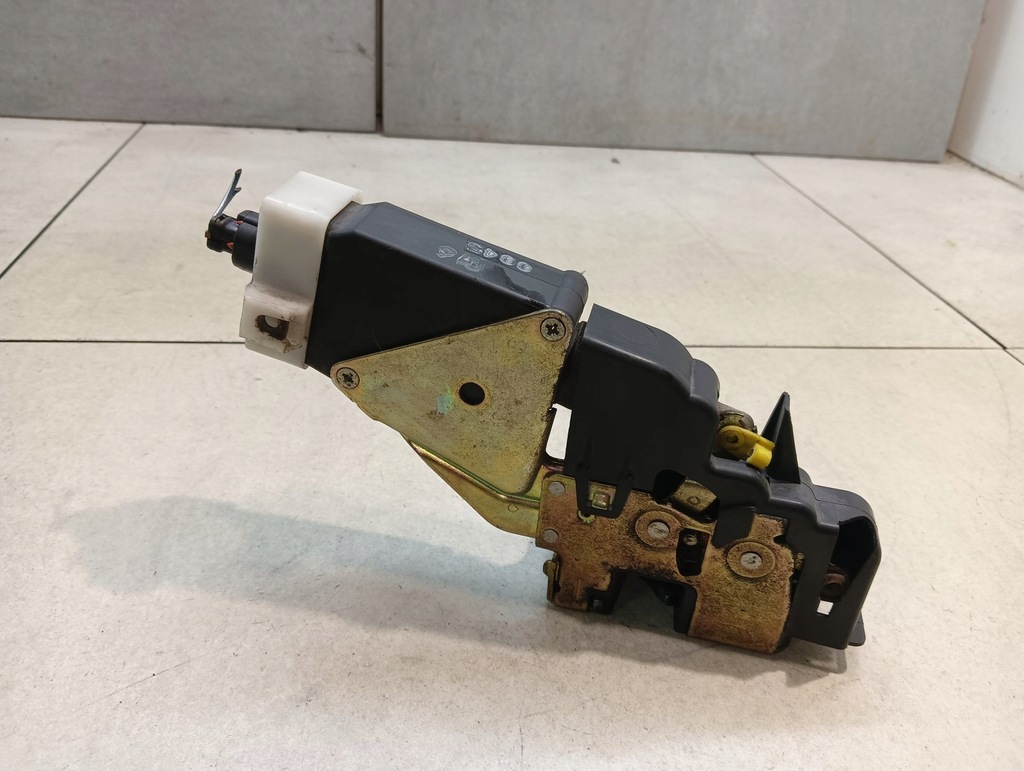 фото №4, Замок двері правий перед 2 pin space star 1.3