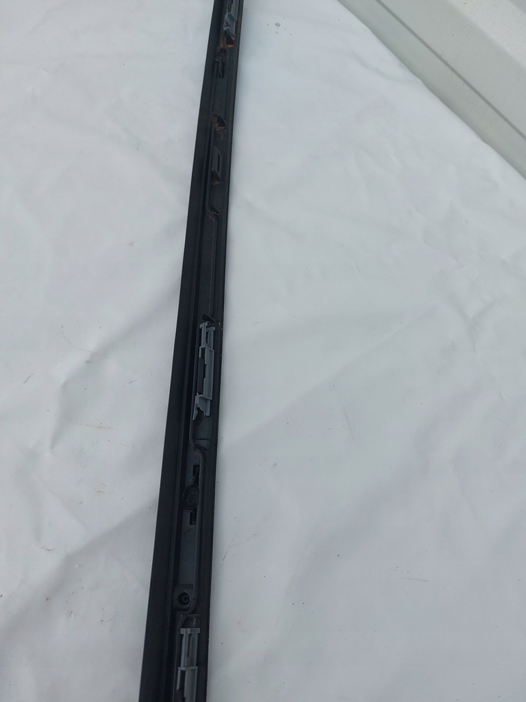 фото №8, Молдинг стекло лобовое правая peugeot 5008 i eu