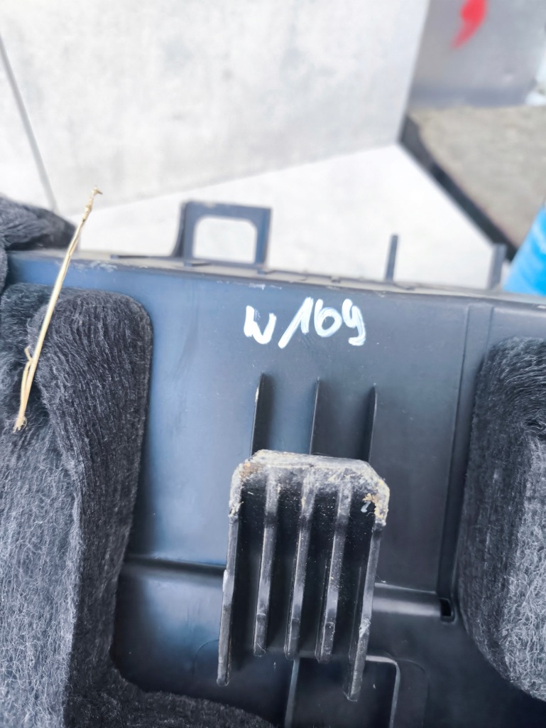 Mercedes w169 mercedes a klasa w169 бардачок пасажира європа ? в Україні