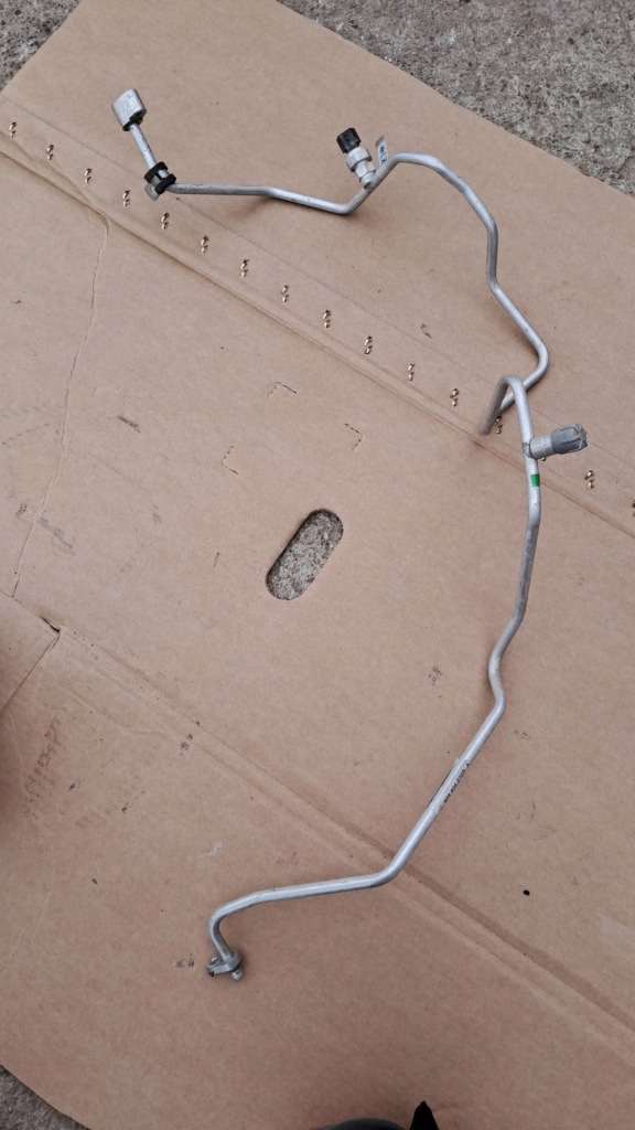 фото №1, Dacia duster i 1.5 dci шланг wąż трубка кондиціонера кондиціонер 924404272r