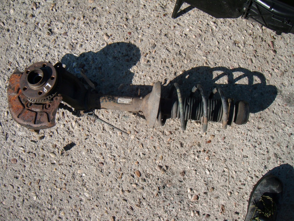 фото №1, Audi a3 8l 1.9tdi поворотный кулак амортизатор ступица левый перед