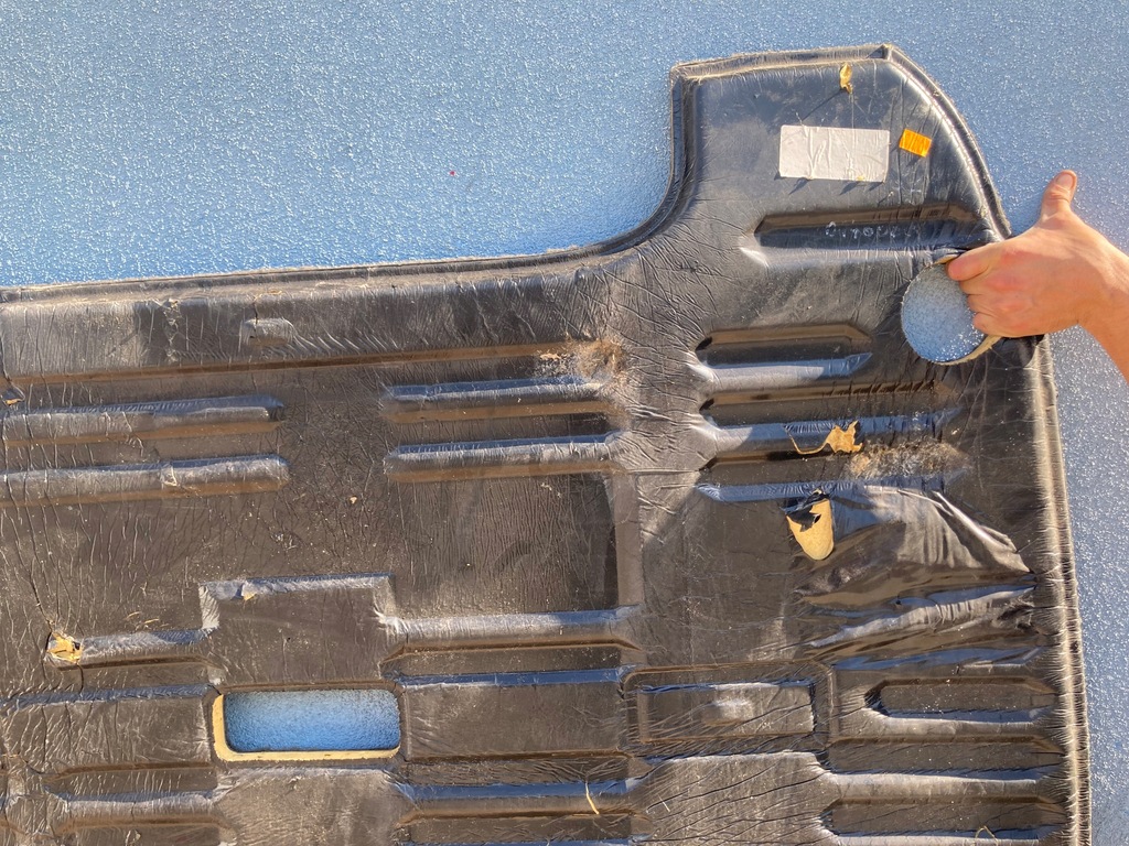 фото №8, Vw t5 caravelle пол обшивка задняя коврик задний