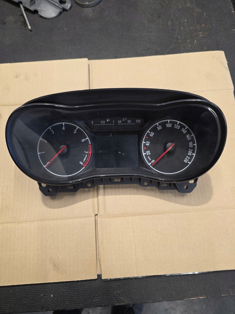 Купить Opel corsa e счетчик 13499775