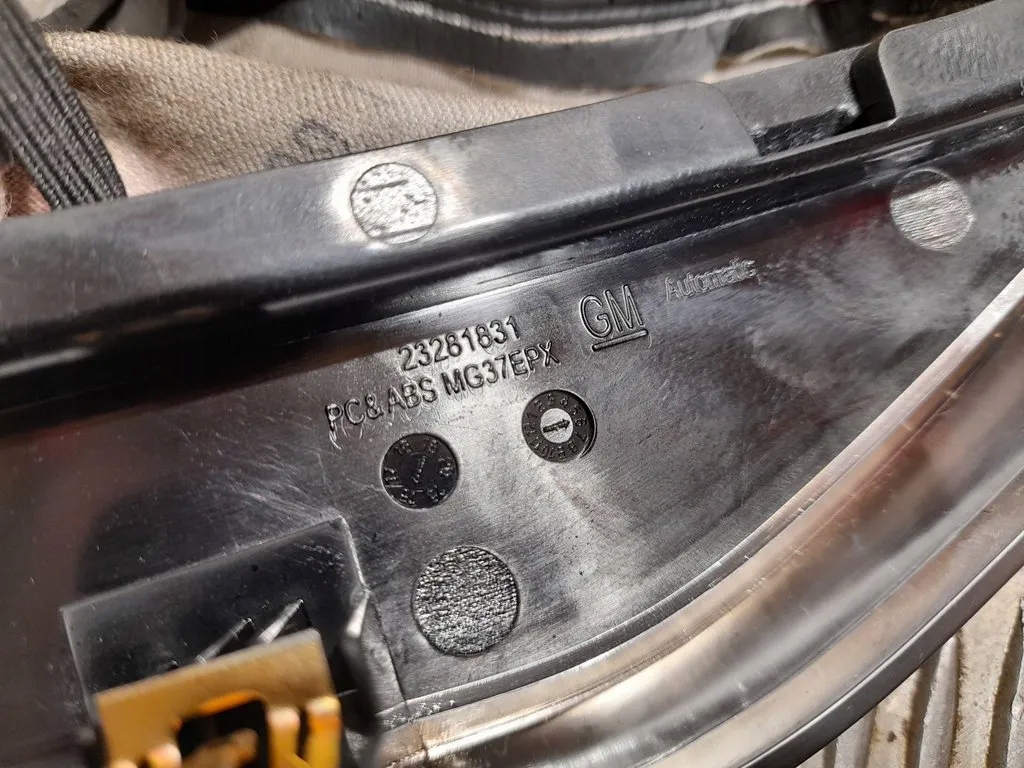 фото №5, Chevrolet camaro 23281831 чехлы