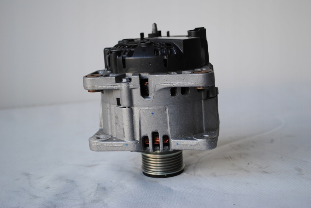 Генератор 231000026r renault Оригинал