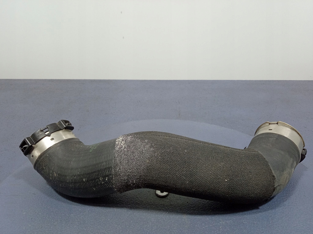 фото №1, Bmw 1 f40 шланг труба воздуха интеркулер 8511338