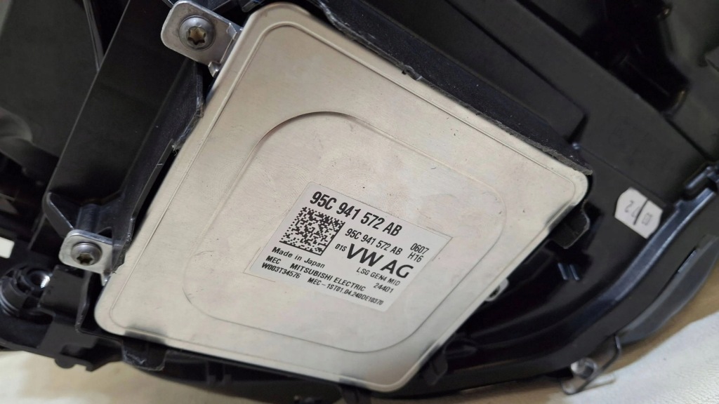 Фара ліва перед передня audi a5 новий model 2024 full led 8b3941033 в Україні