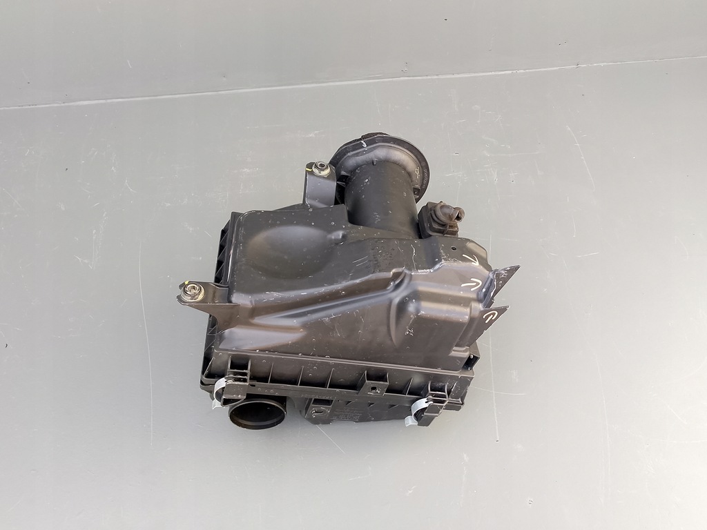 фото №8, Toyota hilux viii 8 2016- корпус фильтра воздуха 17700-0l380 ÷