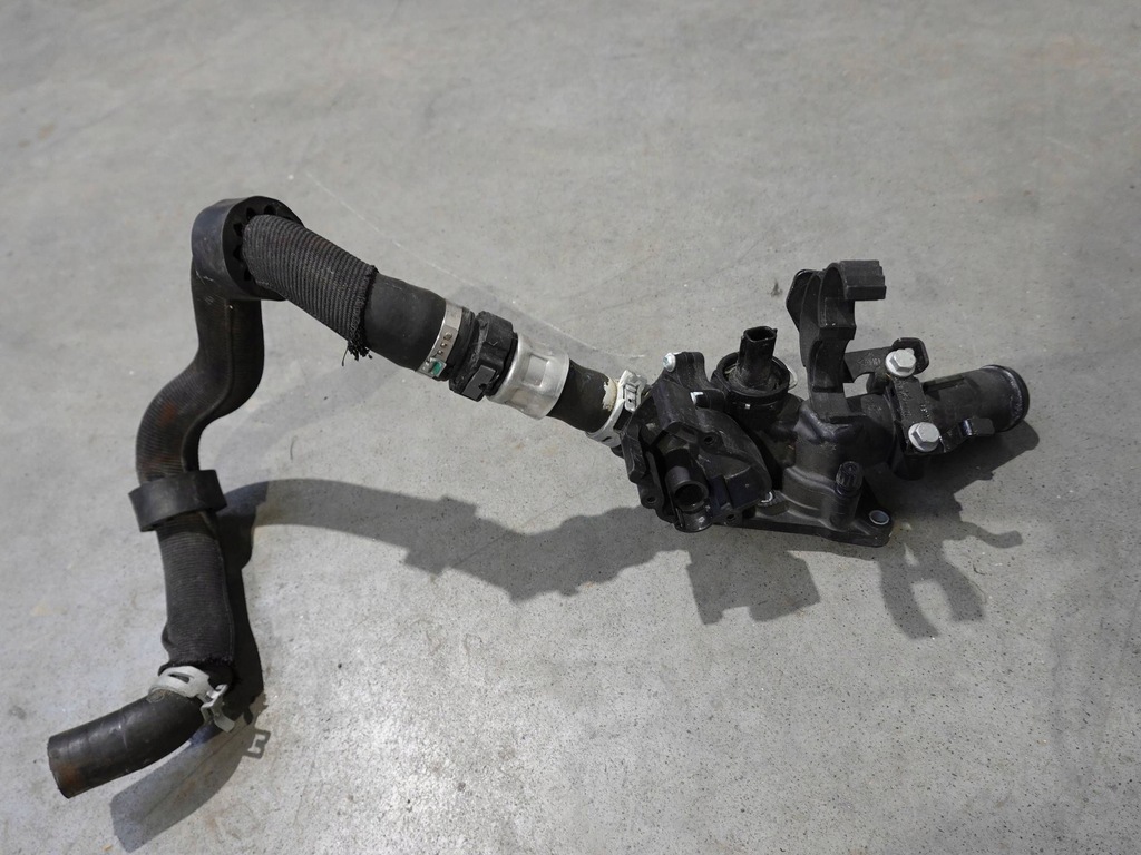 фото №1, Nissan juke i f15 1.5 dci renault термостат корпус термостата wąż оригинал