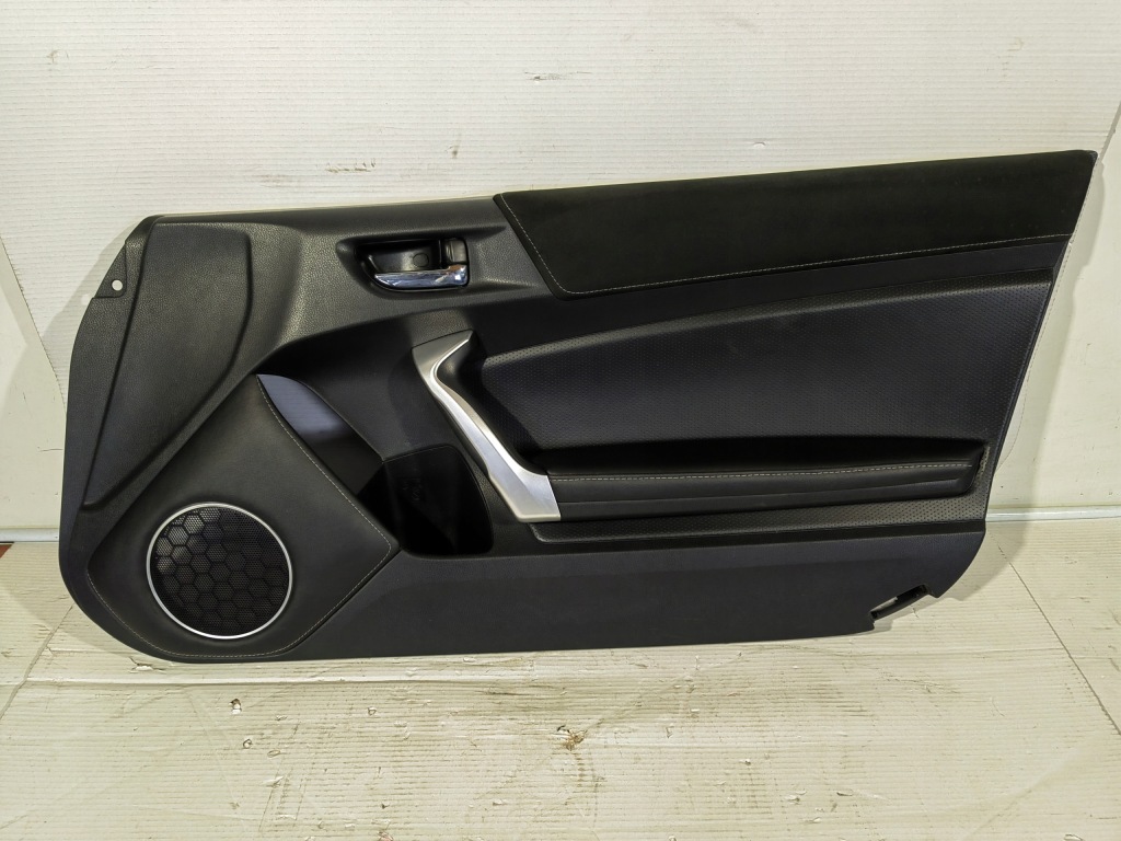 фото №1, Toyota gt86 subaru brz lift обшивка дверь правый перед