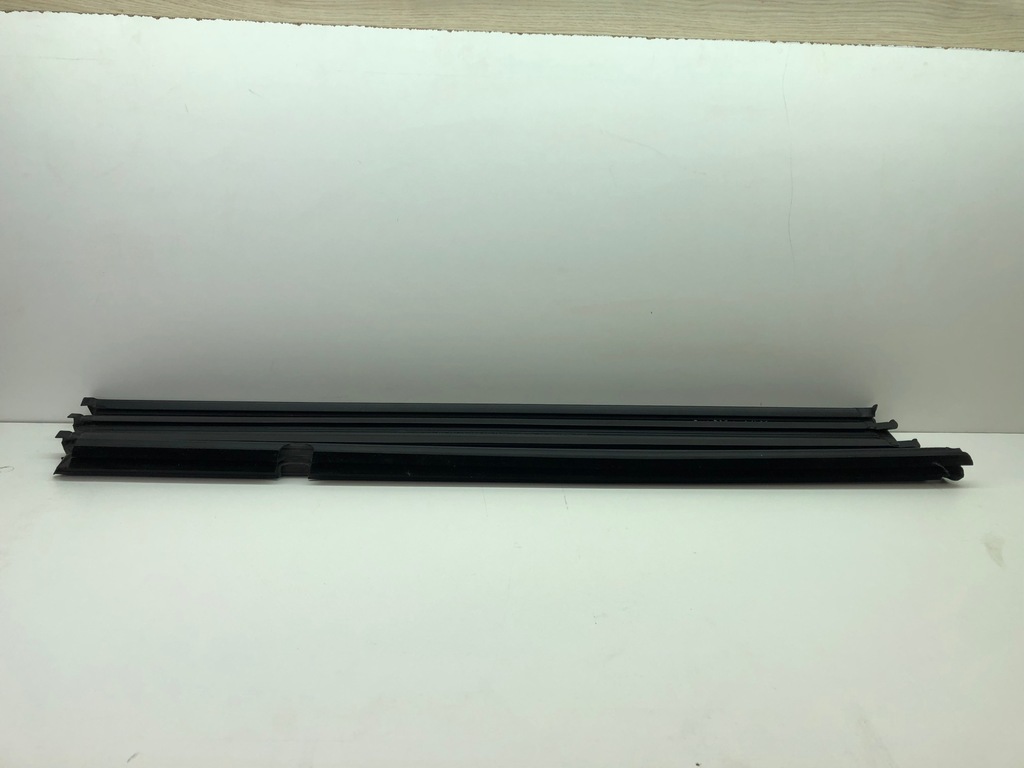 фото №5, Vw golf vi молдинг прокладка правый задняя 5k6839479b