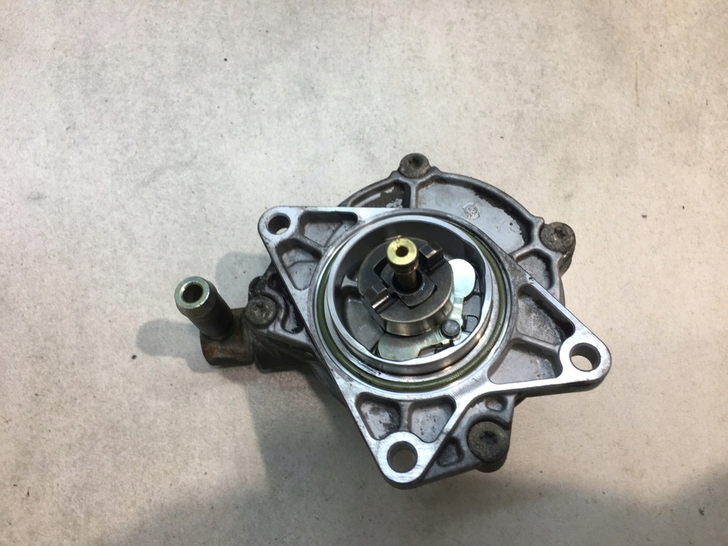 фото №5, Насос вакуум audi a6 c5 2.5 tdi 059145100b