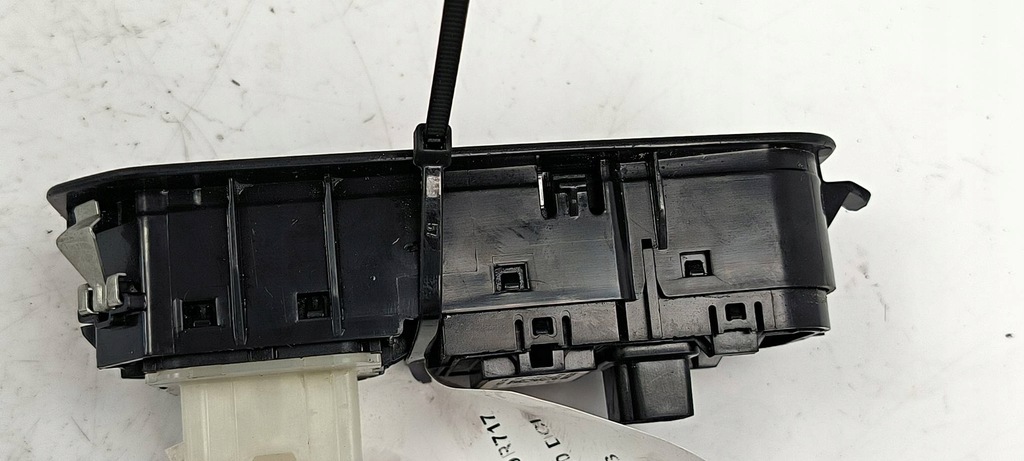 фото №2, Кнопка окон зеркал 809617863r renault trafic iii