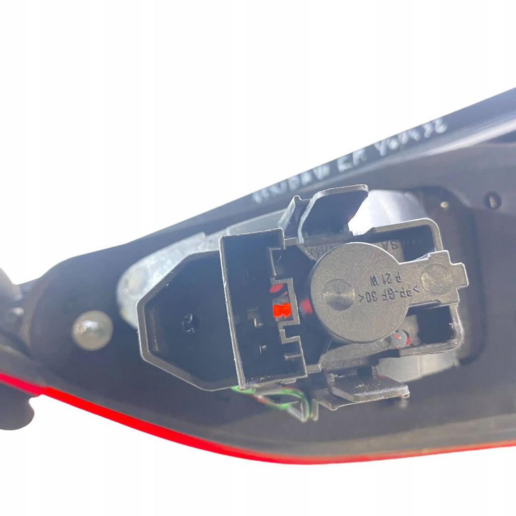 фото №8, Bmw x1 e84 2015 ліва сторона лампи задні