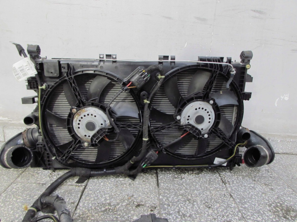 Купить Opel insignia рестайлинг  2.0 cdti 13-17 радиатор интеркулер вентилятор 13241751