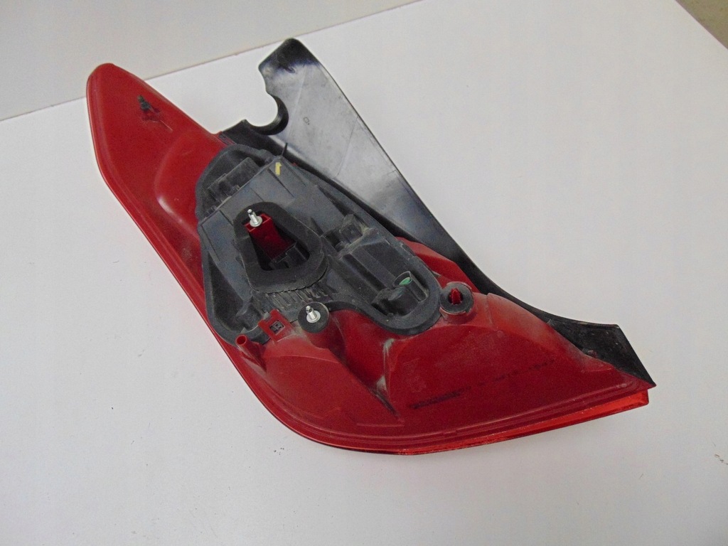 фото №12, Лампа права задня peugeot 308 i 9680425680 europa