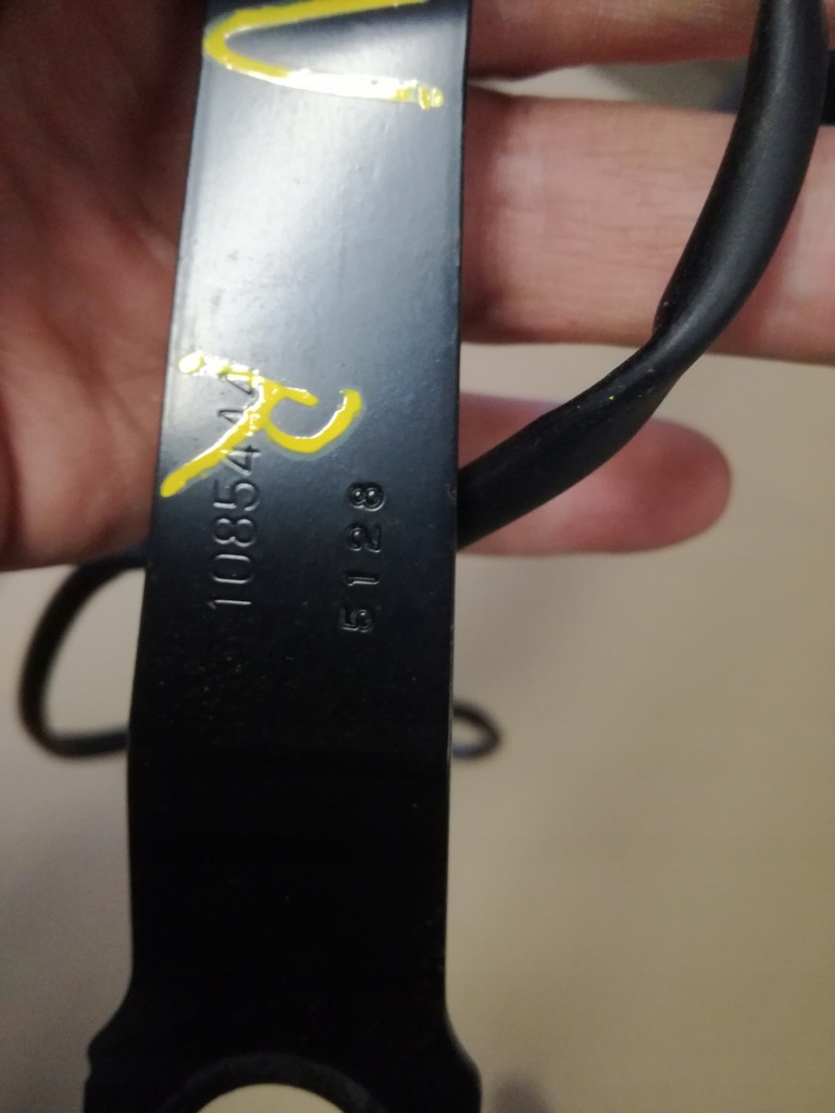 фото №2, Subaru xv 2011-16 rok замок поперечина правое передние