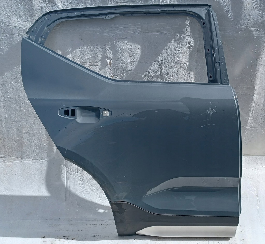 фото №1, Volvo xc40 дверь правое задняя задние