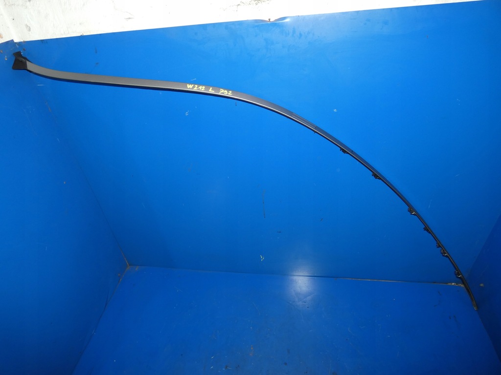 фото №1, Mercedes e w212 sedan молдинг дахова ліва