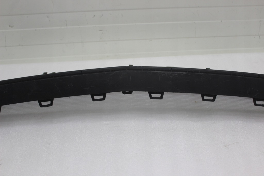 Mercedes e w212 63 amg середня решітка бампера a2128850424 в Україні