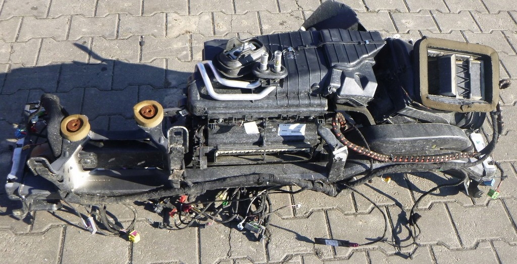 фото №5, Audi q7 корпус обігрівача 4m1816005f