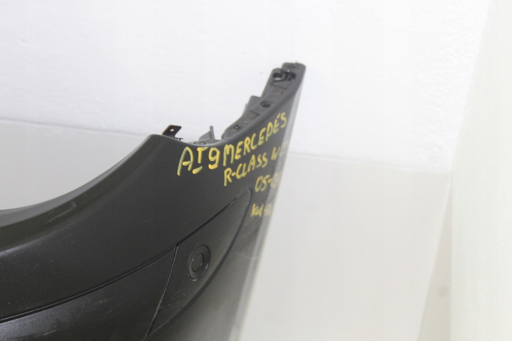 фото №8, Бампер перед передний mercedes w251 05-09r 197u