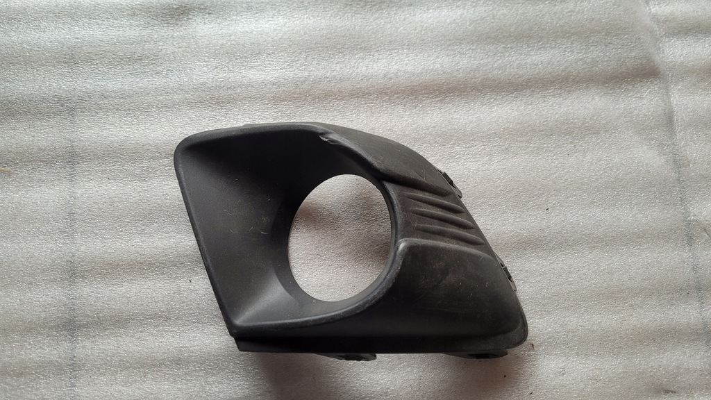 фото №1, Решётка противотуманной фары левая opel karl rocks 42352221 решётка бампера решётка радиатора karl