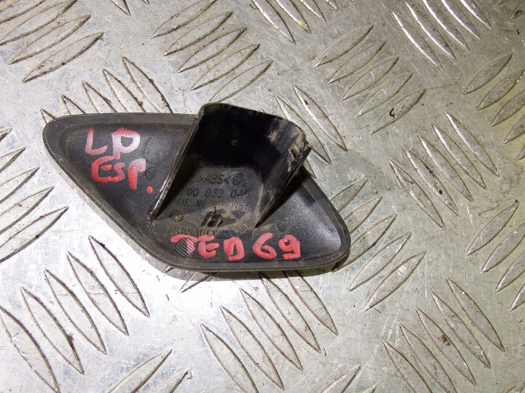 фото №2, Накладка заглушка розпилювача ксенон ліва renault espace iv ted69