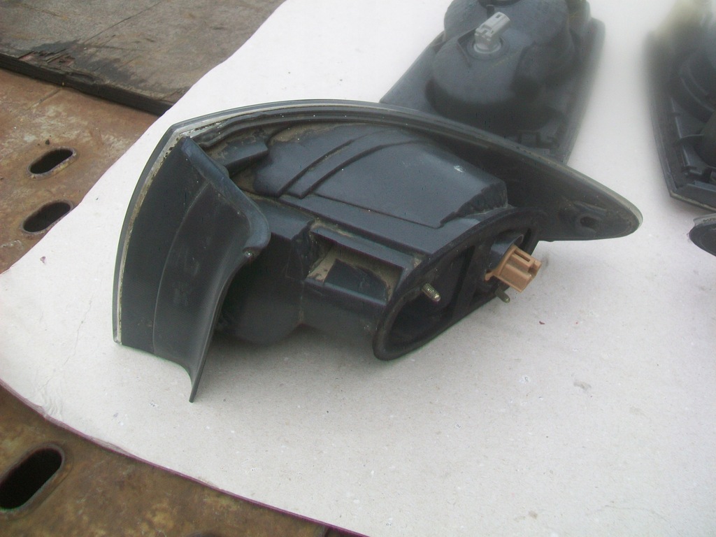 фото №11, Лампа задняя p+l комплект mazda 6 gg 02-07 kombi