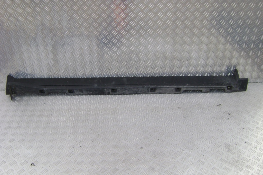 фото №1, Jaguar e-pace - молдинг поріг права