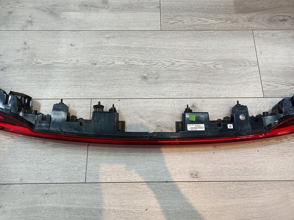 фото №9, Audi e-tron 4ke лампа кришки задня накладка середня 4ke945095b oryg