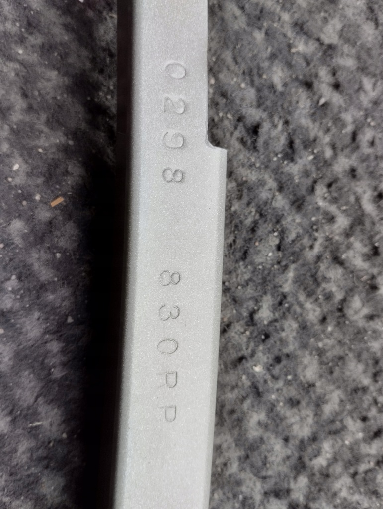 фото №5, Toyota yaris iii направляющая стекло правый задняя