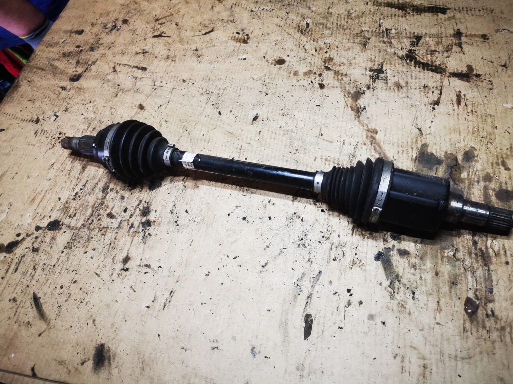 Купити Maserati levante привідний вал перед передня 670175270