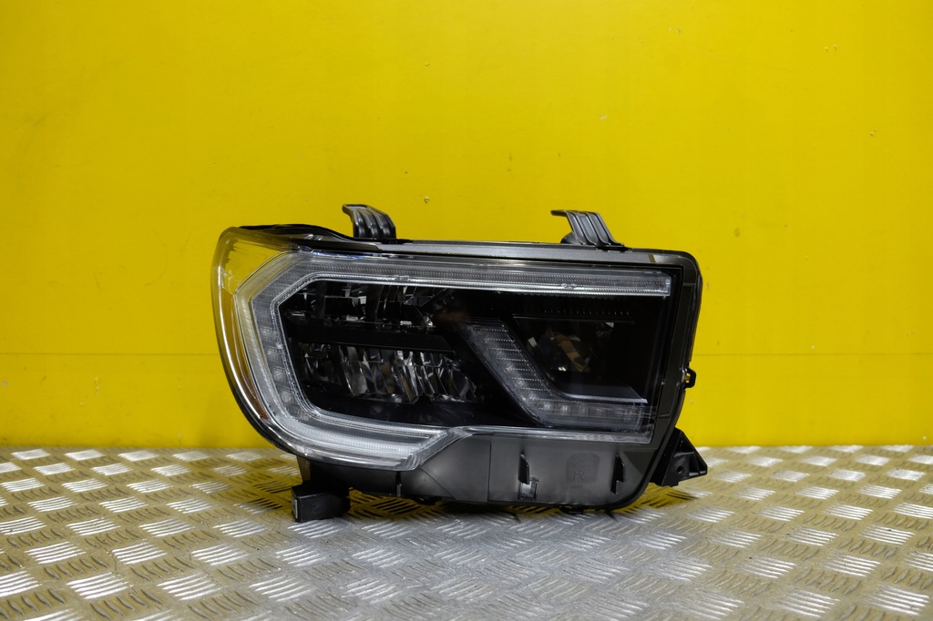 фото №1, Toyota sequoia lift 2017-2019 фара лампа full led права usa