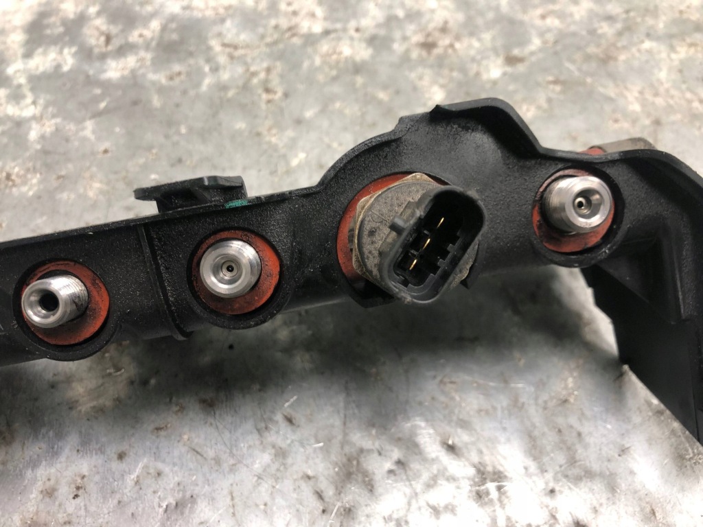 фото №4, Молдинг впрыскная 1.9 dci f9q870 renault scenic iii 175212059r