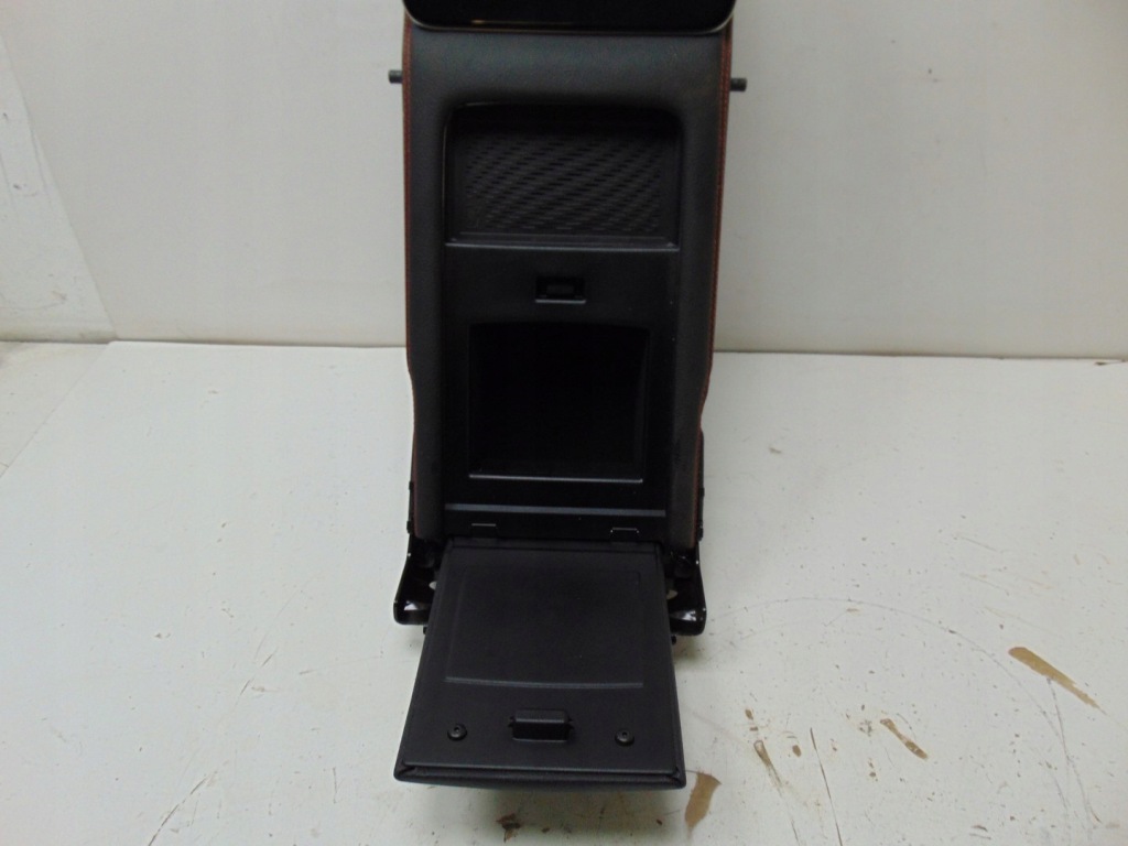 фото №11, Підлокітник бардачок підголівник mercedes w167 a1679701304 a1679704600