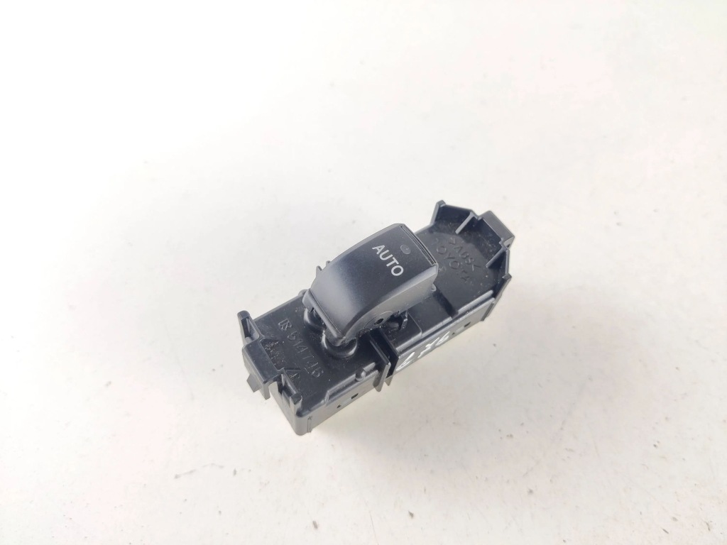 фото №1, 2006 lexus rx 330 - 350 - 400h переключатель окон 8403048090