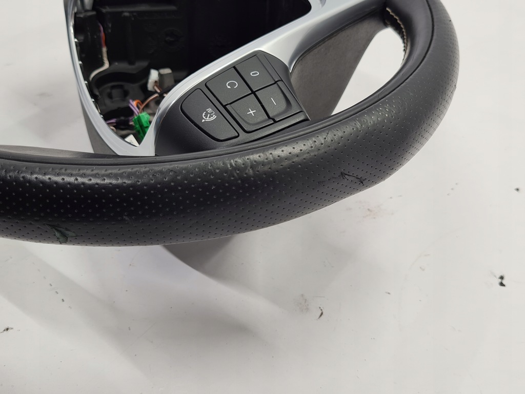 фото №8, Volvo v40 ii r-design 12-19 воздуховод