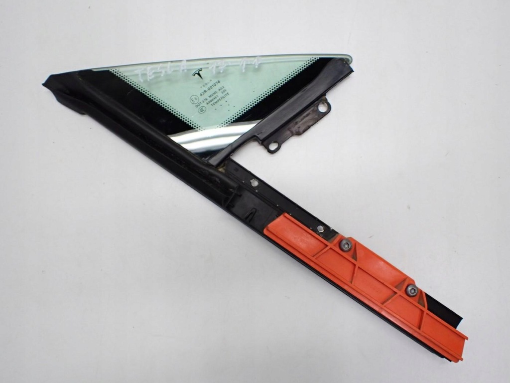 Стекло треугольник дверь правый перед оригинал tesla model s 17r Цена