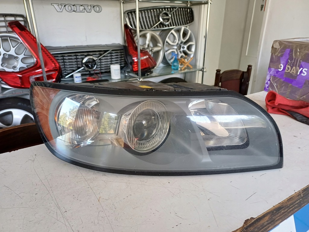 фото №3, Фара volvo v50 правий