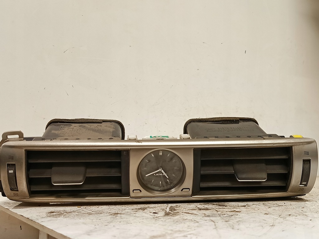 фото №1, Решётка обдув lexus is 200t