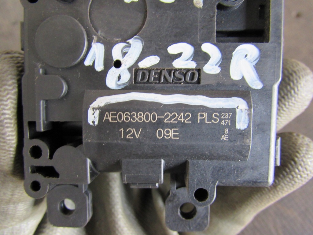 фото №6, Моторчик обігрівача ae063800-2242 toyota corolla e21 18-22 r.